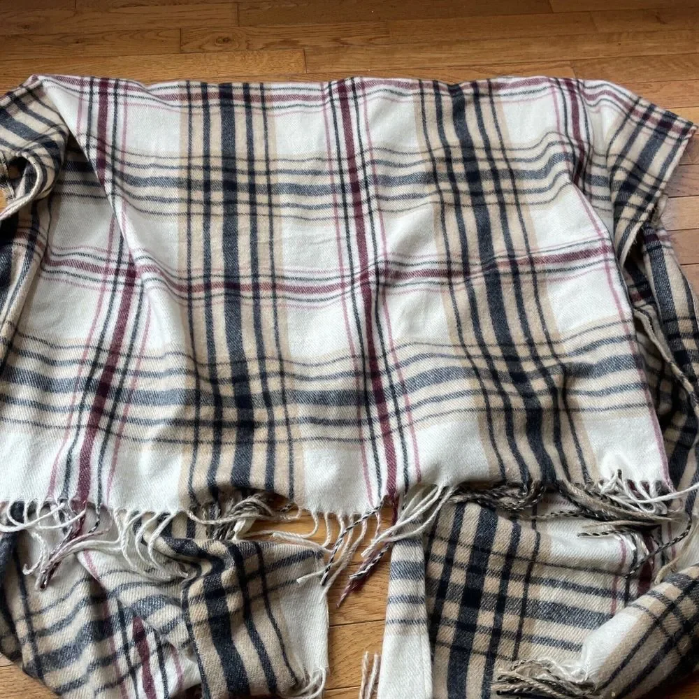 WOOLRICH Womens Poncho Shawl Wrap One Size Soft Fringe Tan Red Black‎ Plaid